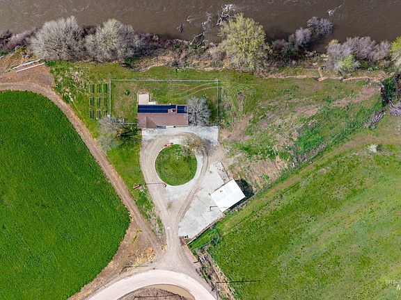 2nd image of 8989 Hillview Rd