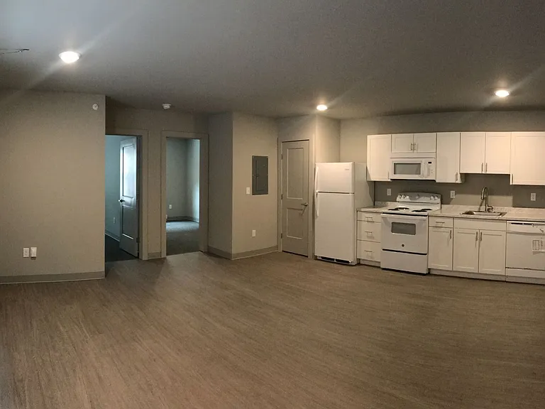327 W Seneca — Photo 45
