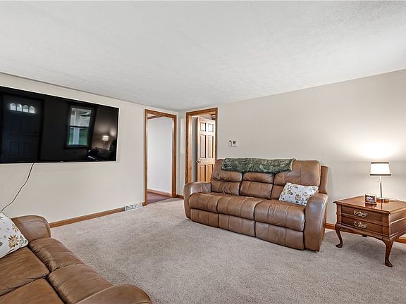 3rd image of 101 Leech Ln
