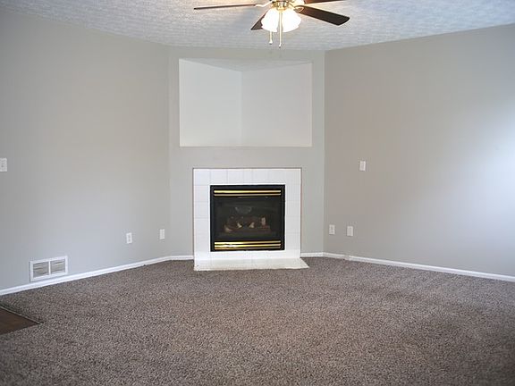5th image of 3117 Fabyan Dr