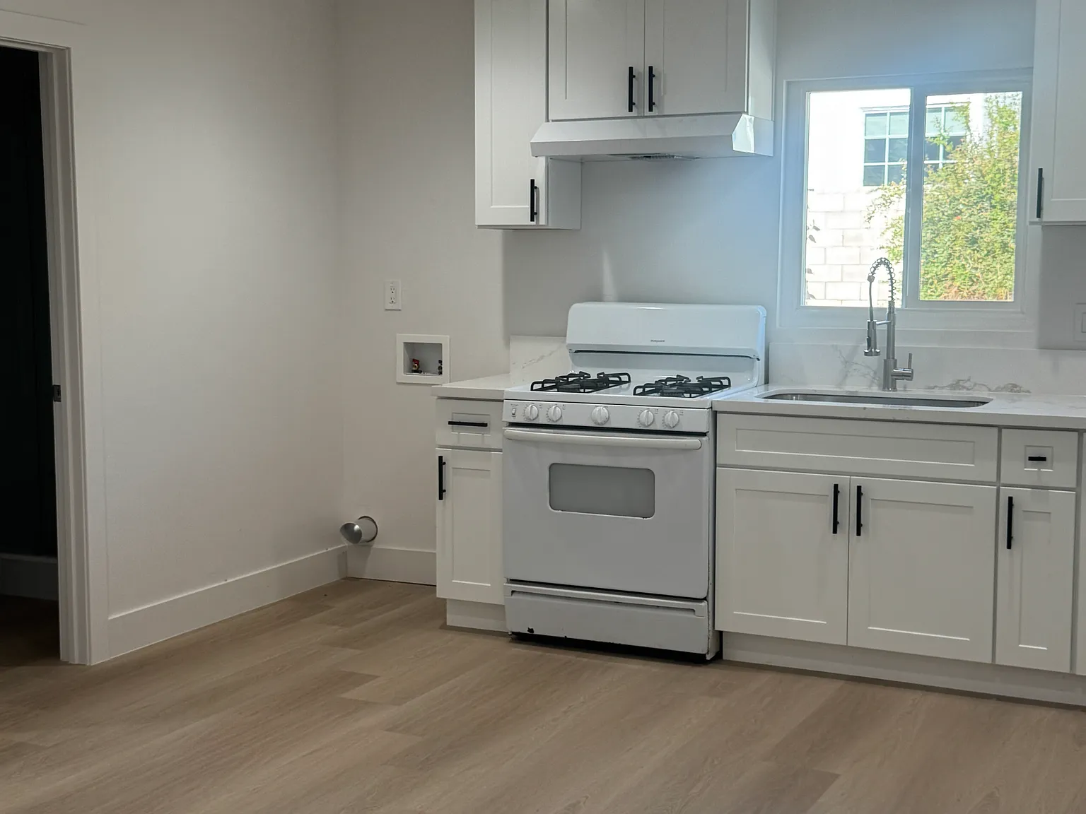 Studio, 500 sqft, $2,200 — Photo 3