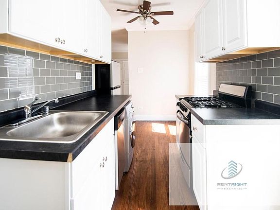 3rd image of 837-39 W Cornelia Ave #837-1S