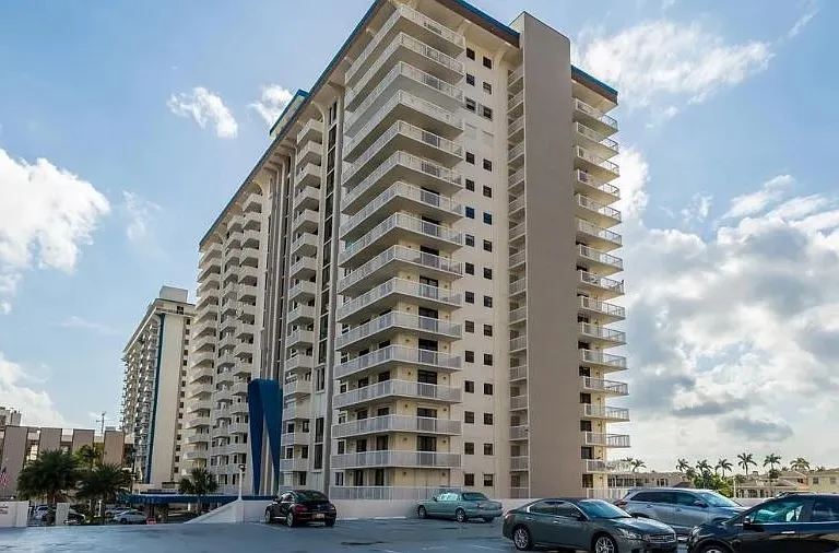 1600 Socean Dr #1 — Photo 12