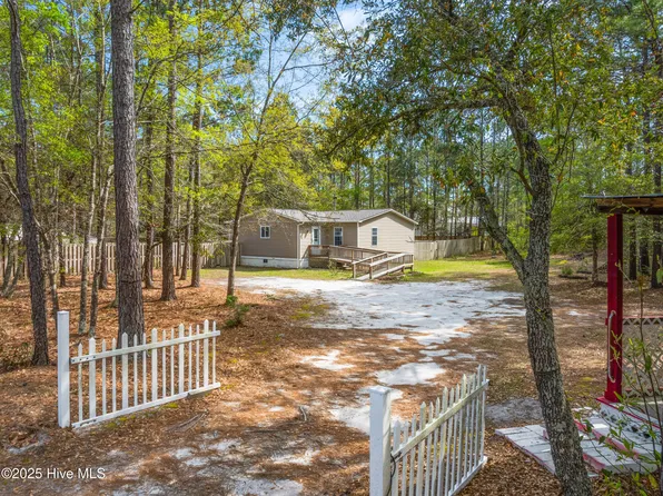 360 Old Folkstone Road, Holly Ridge, NC 28445