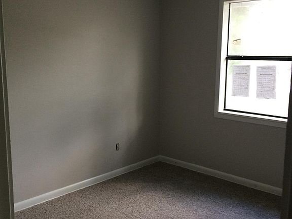 4th image of 701 E Lee St