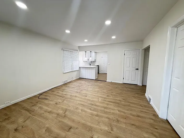 540 Camden St — Photo 7