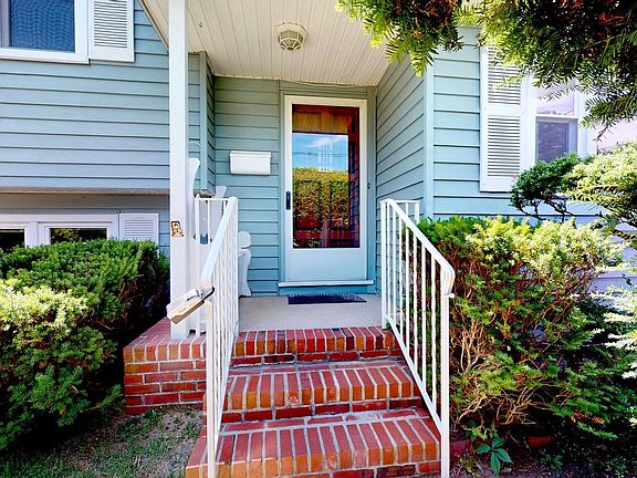 2nd image of 60 Dawn Dr