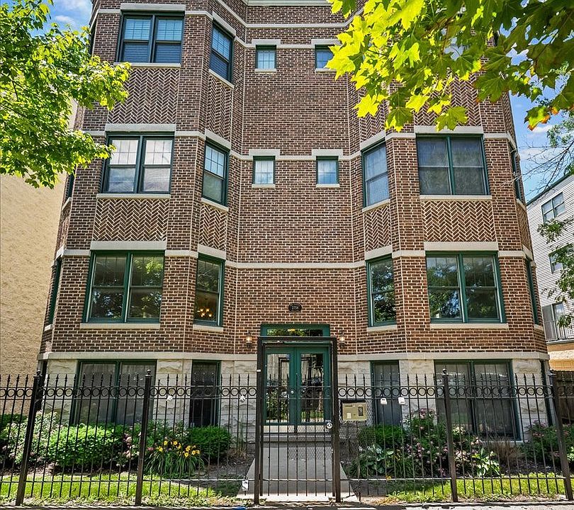1st image of 2756 N Wolcott Ave #1S