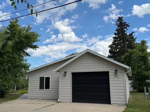 1017 11th Ave, Belle Fourche, SD 57717