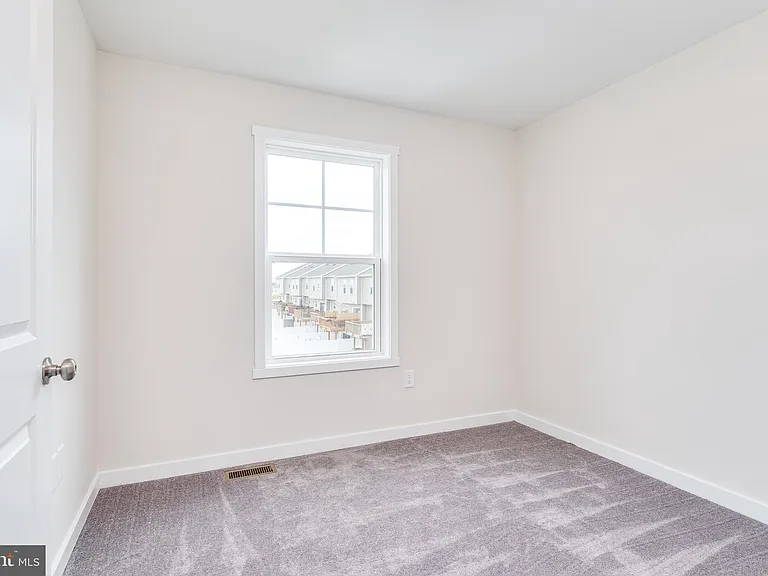 85 Moses Dr — Photo 37