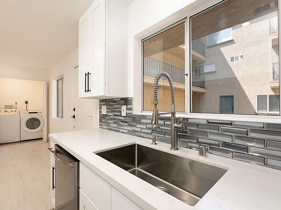 3rd image of 1946 Selby Ave #104