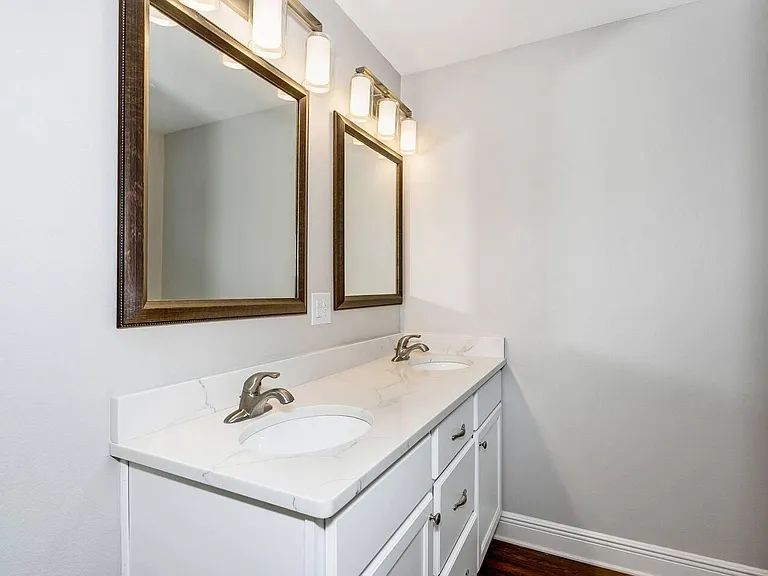 609 N Reus St — Photo 17