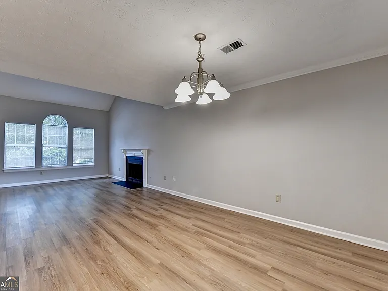 2115 Glynmoore Dr — Photo 27