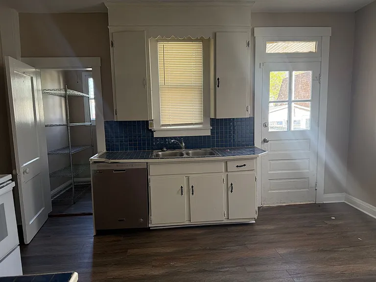 823 Pine Street — Photo 6