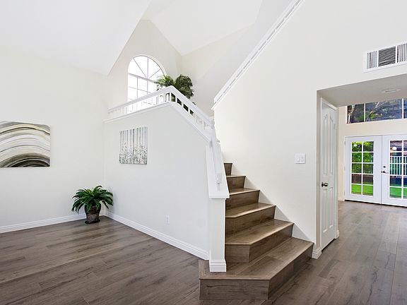 5th image of 7806 Whitney Dr