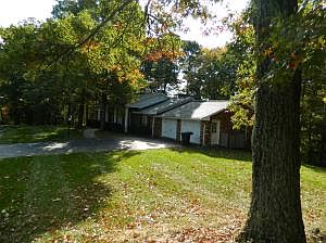 2nd image of 5989 Lakemont Dr