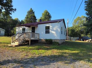 918 Mountain Crest Dr, Kings Mountain, NC 28086