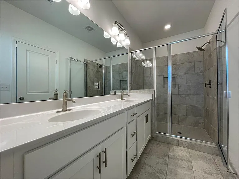 1597 Tilden Ct — Photo 32