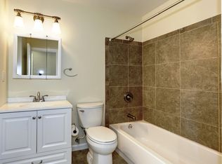 801 N Vernon St, Sterling, VA 20164