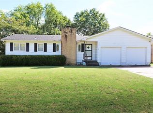 1405 Catalina St, Coffeyville, KS 67337