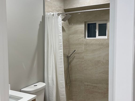 2nd image of 6250 Tujunga Ave #6246