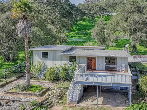 225 Paradise Rd, Salinas, CA 93907