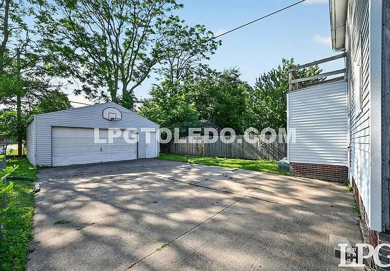 414 Bender Dr — Photo 30