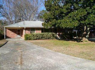 1126 S Parkwood Dr, Forest Park, GA