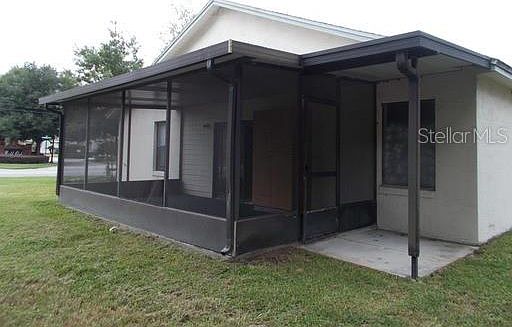 3rd image of 852 N Lake Sterling Ct