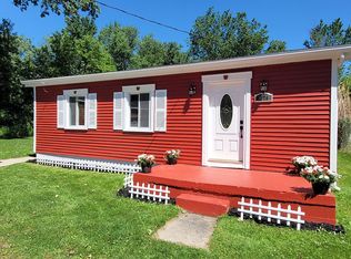 3028 Ponemah Dr, Fenton, MI 48430