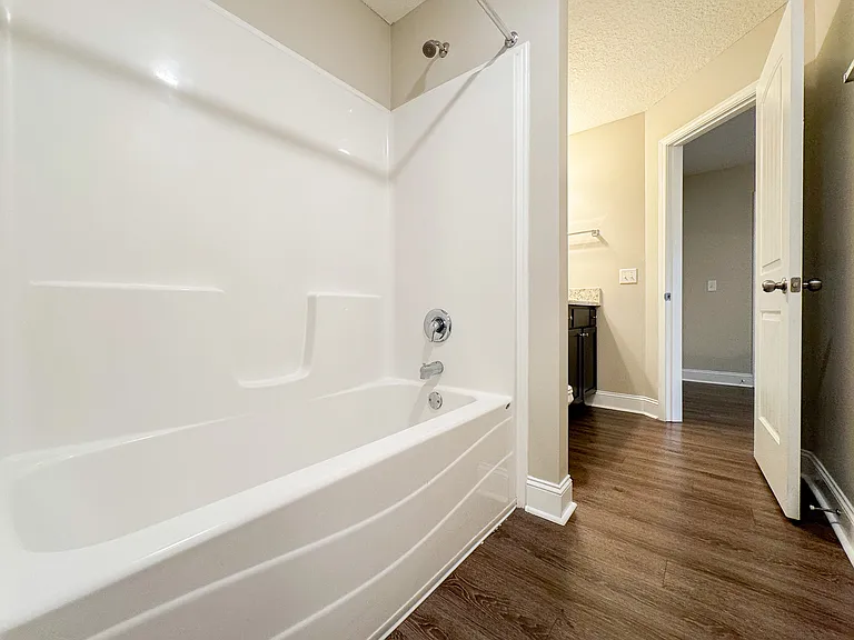Wyngrove Apartments — Photo 42