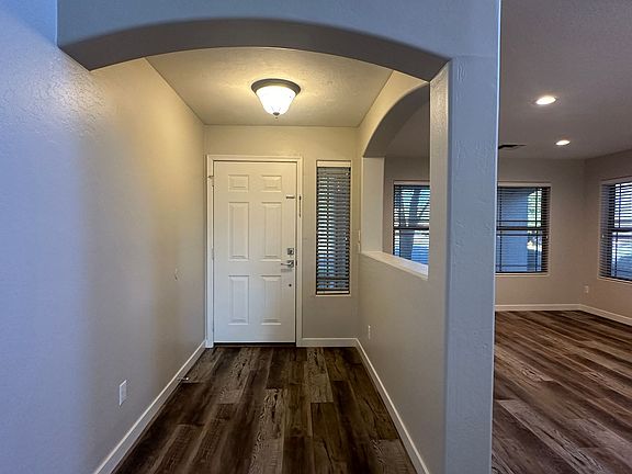 5th image of 3817 S Soho Ln