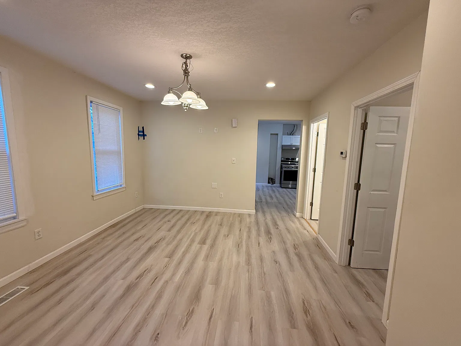 4 bed, 1368 sqft, $2,250 — Photo 3