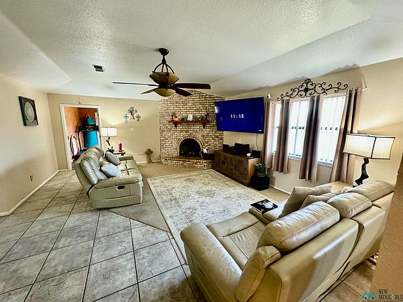 4th image of 1319 W Taos St