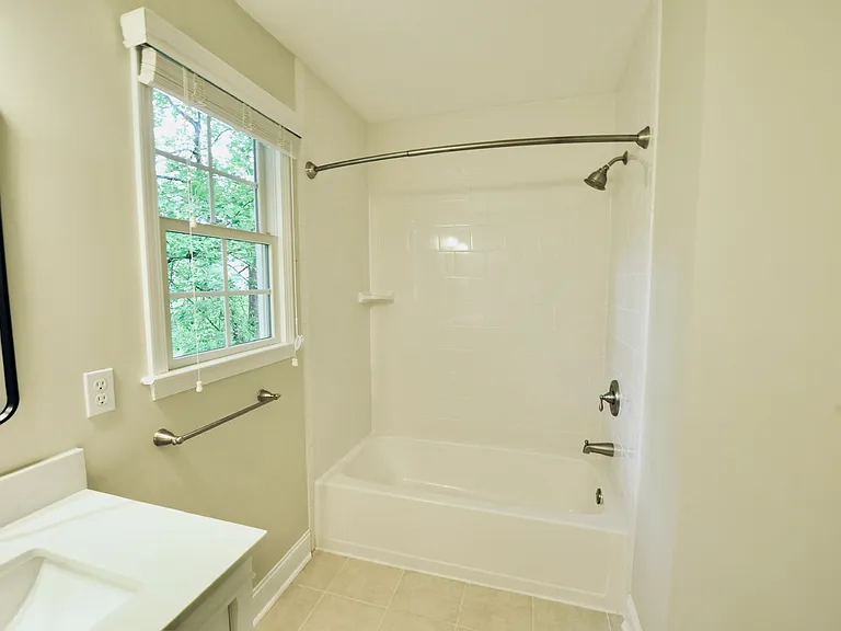 962 Saint Catherines Dr — Photo 23