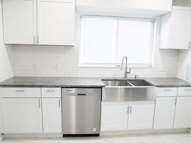 21 Cherrygrove St — Photo 2