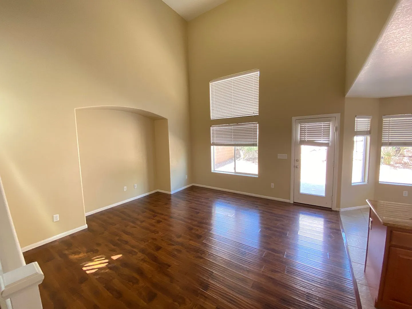 Beautiful 3Bed/3Bath/2Car residence located in gated northwest community next to Skye Canyon and ... — Photo 4