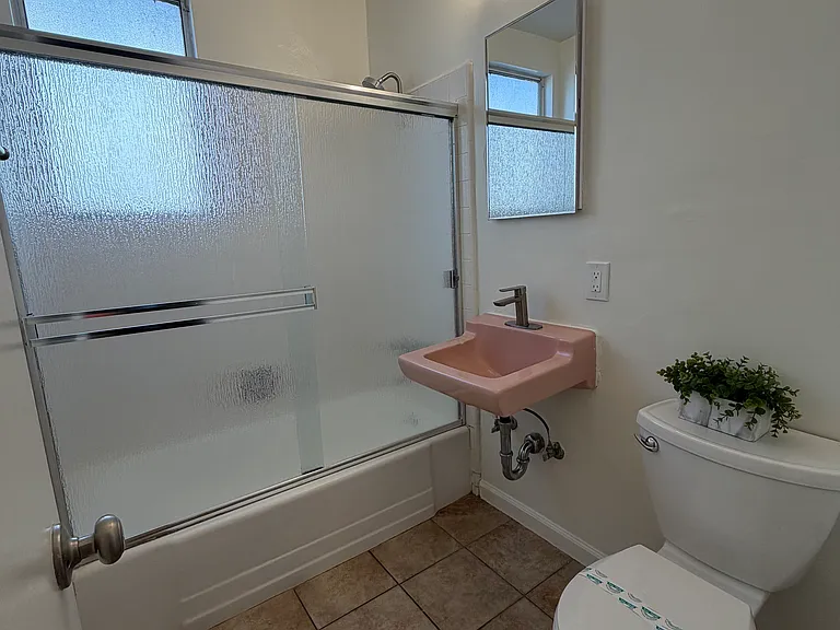 10321 La Reina Ave #5 — Photo 10