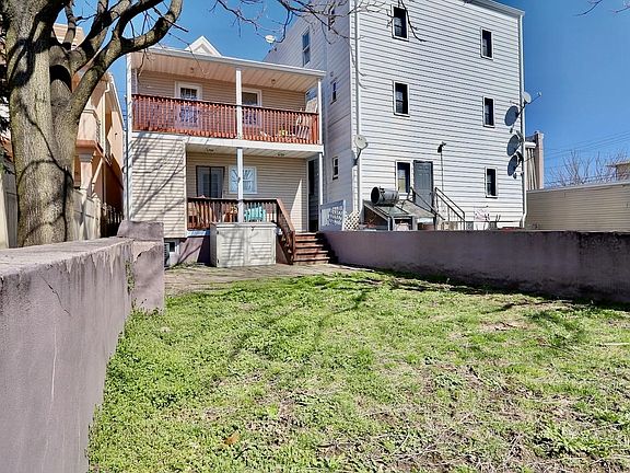 5th image of 71 Honiss St