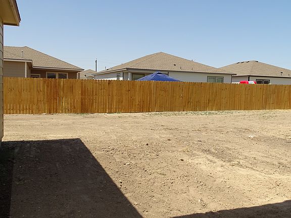 4th image of 2225 Cuarzo Dr