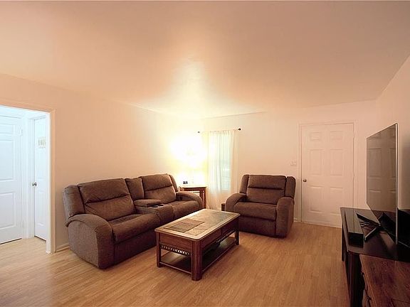 4th image of 4276 Claybank Acres Ln