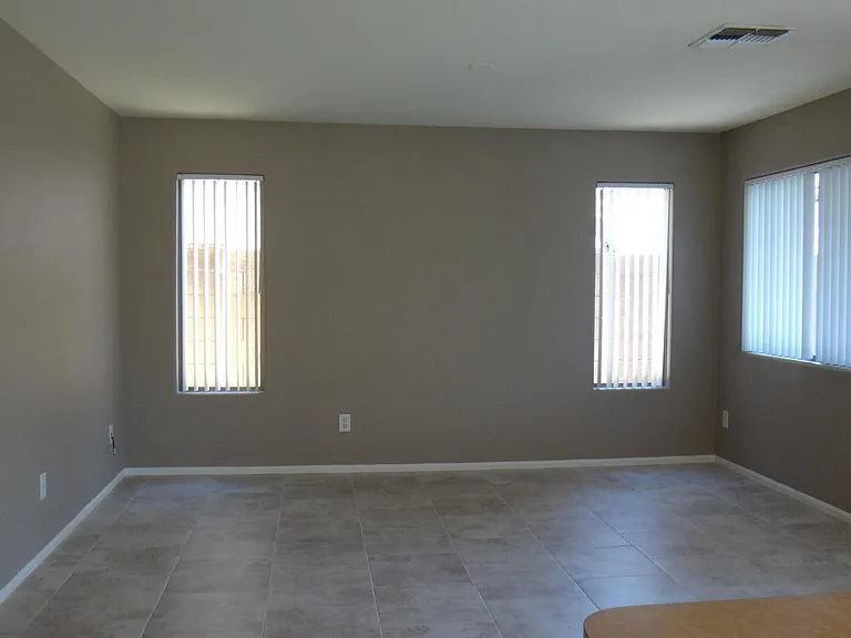12525 W Reade Ave — Photo 7