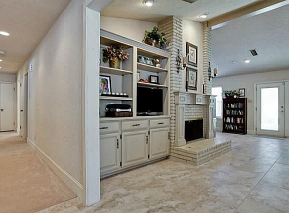 5th image of 9131 Summer Glen Ln