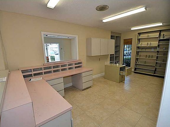 2nd image of 2873 Delaney Ave #1