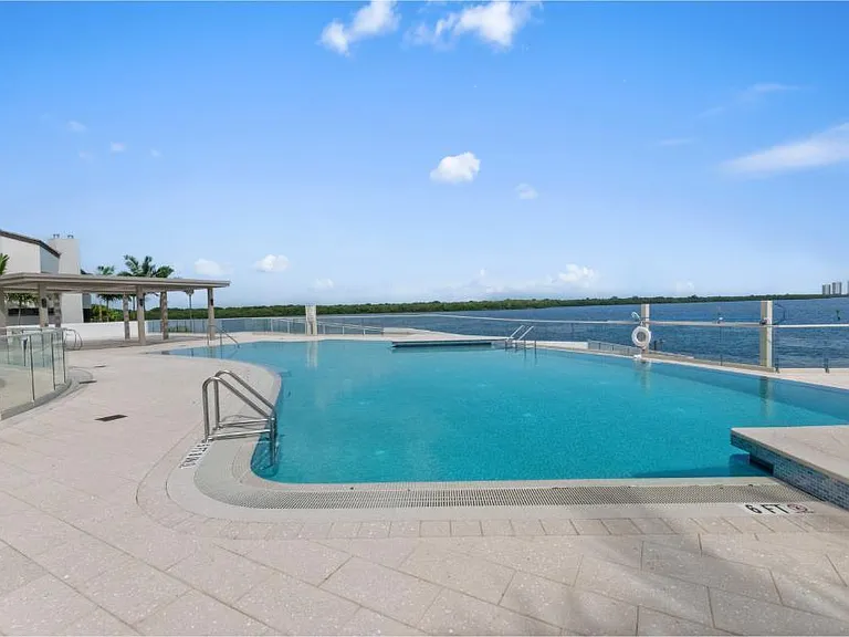 100 Lakeshore Dr #957 — Photo 35