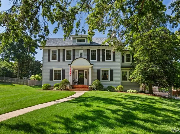 204 Spencer Rd, Saint Louis, MO 63119