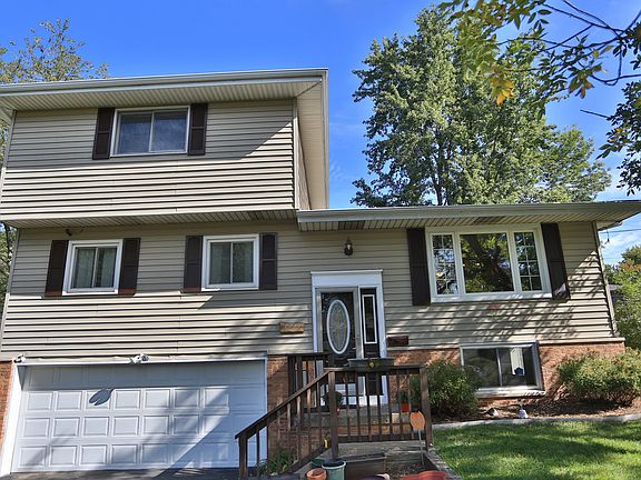 3rd image of 3227 W Birkshire Dr