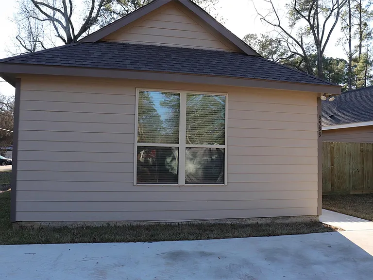 9596 Darkwood St — Photo 1