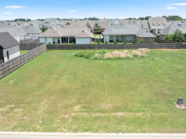 401 Sunset Palm Ct, Youngsville, LA 70592