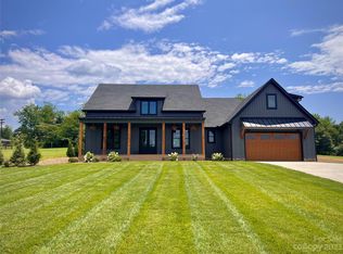 63 Mavrick Dr, Mills River, NC 28759